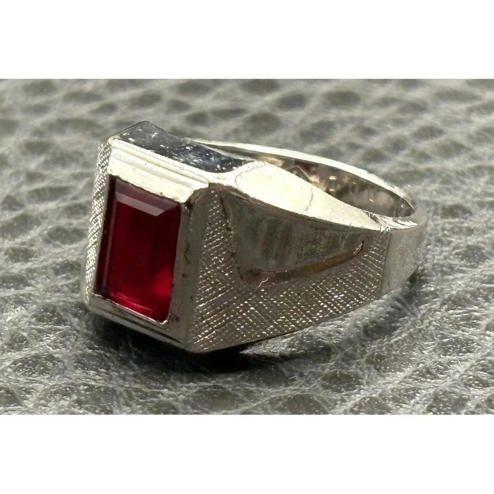 Vintage 18k HGE White Gold Plated Red Stone Signet Pinky Ring Size 5